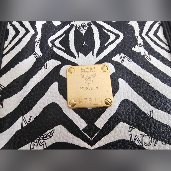 MCM Reversible Liz Tote & Pouch | Limited Edition Zebra Print w/Pochette - Picture 4 of 16